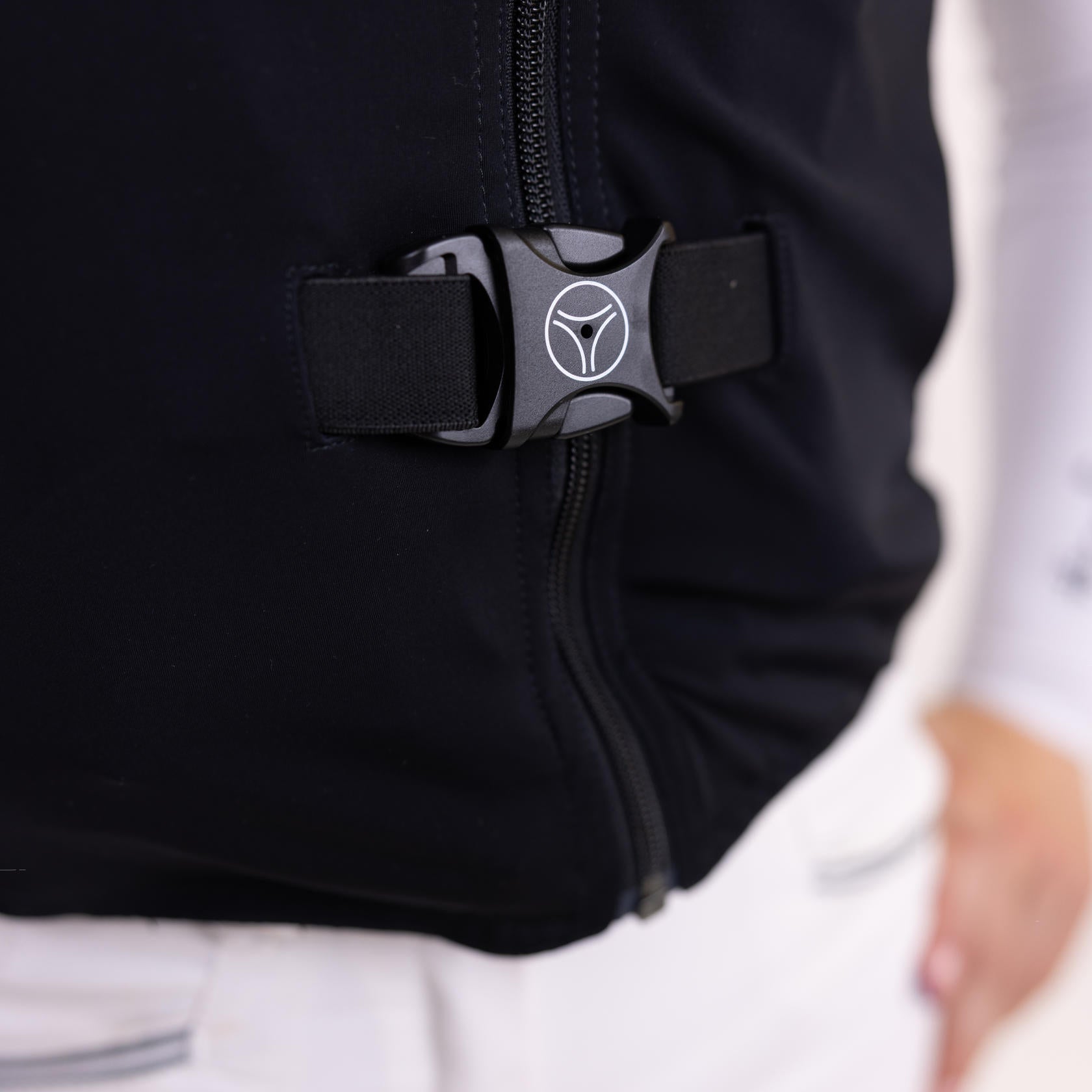 Digitaler AIXPLORER - Airbag Weste mit digitalem Auslöser